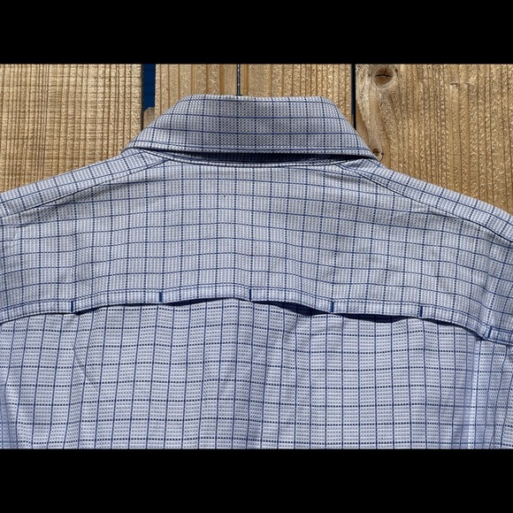 Stunning BNWT Victorinox shirt in blue size medium- beautiful details & fabric!! - Picture 9 of 9
